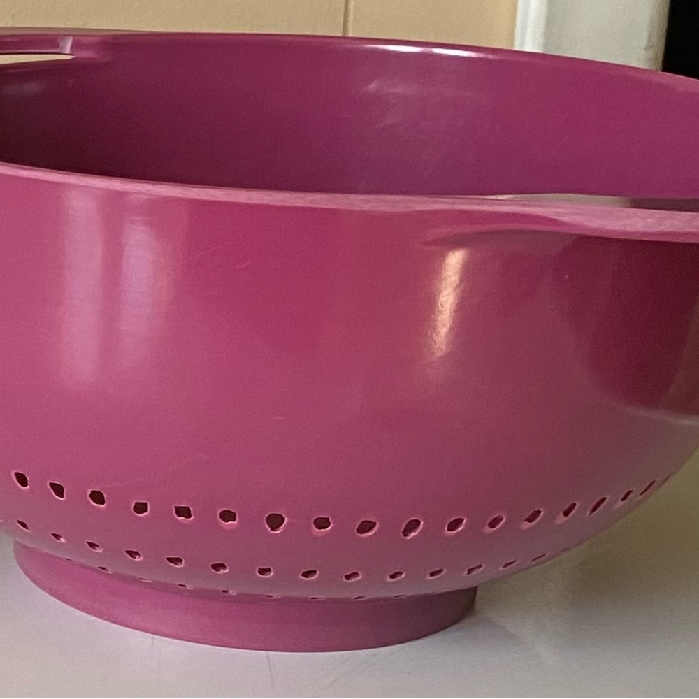 Purple Plastic Colander - Picture 2 of 2